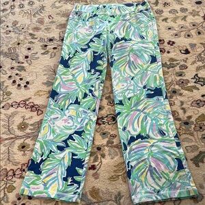 Lily Pulitzer pull on pants in gorgeous tropical print sz S
